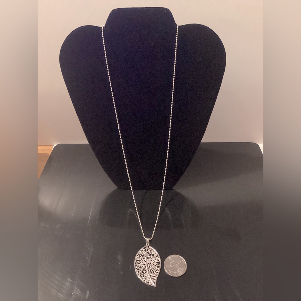 New 925 sterling silver 24” bead necklace with925 leaf pendant